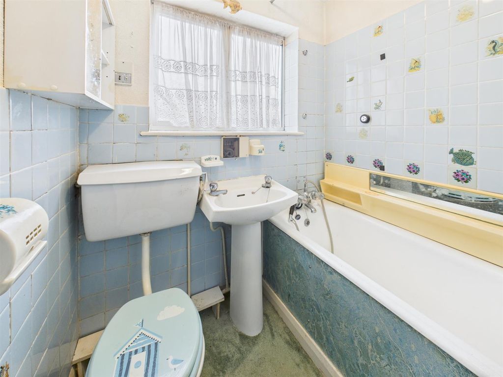 Property photo 3 of 8 Cam05080G0-Pr0209-Still003.Jpg