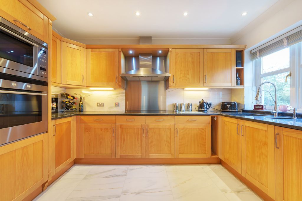 Property photo 3 of 15 974757 (5).Jpg