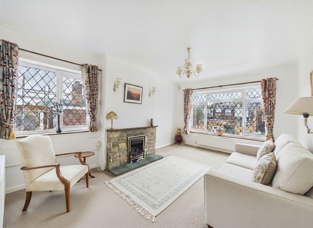 Property photo 2 of 14 Lounge (Virtually Furnished)