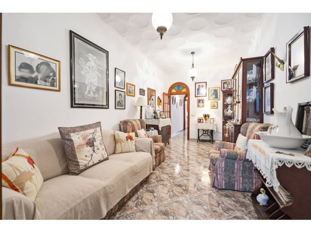 Property photo 2 of 30