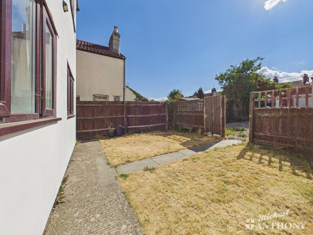 Property photo 3 of 8 Cam03852G0-Pr0754-Still011
