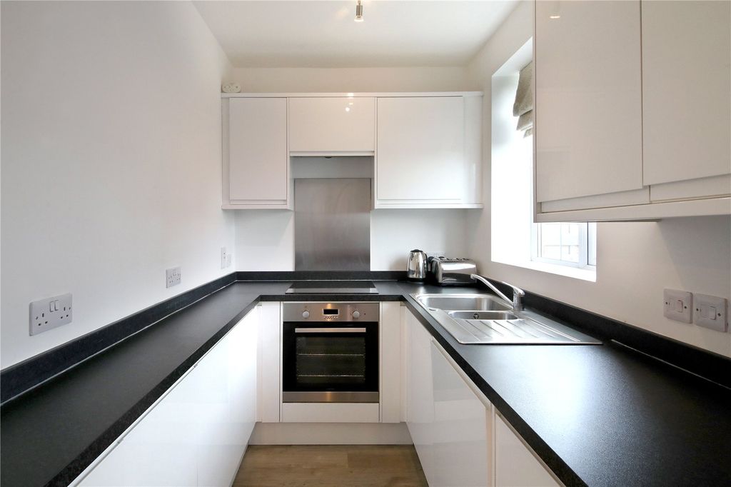 Property photo 2 of 7 Kitchen