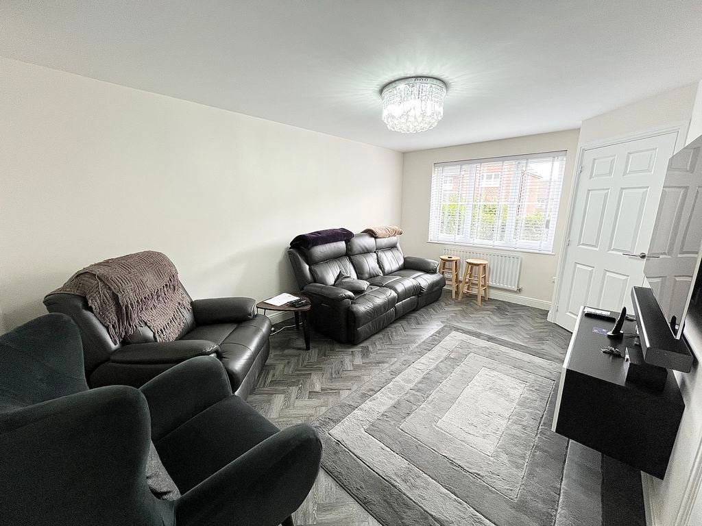 Property photo 3 of 14 Photo 3