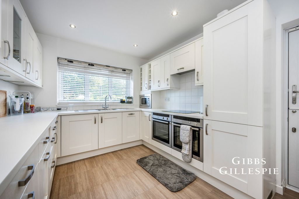 Property photo 1 of 10 Photo