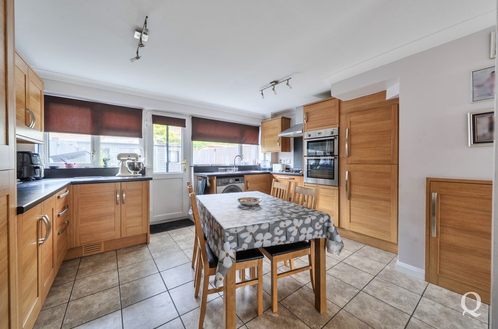 Property photo 2 of 20 A0Efbb33-F7c2-41E...