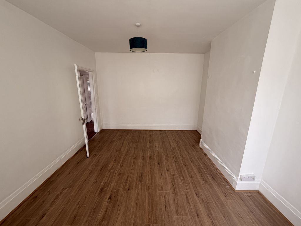 Property photo 3 of 10 Gallery