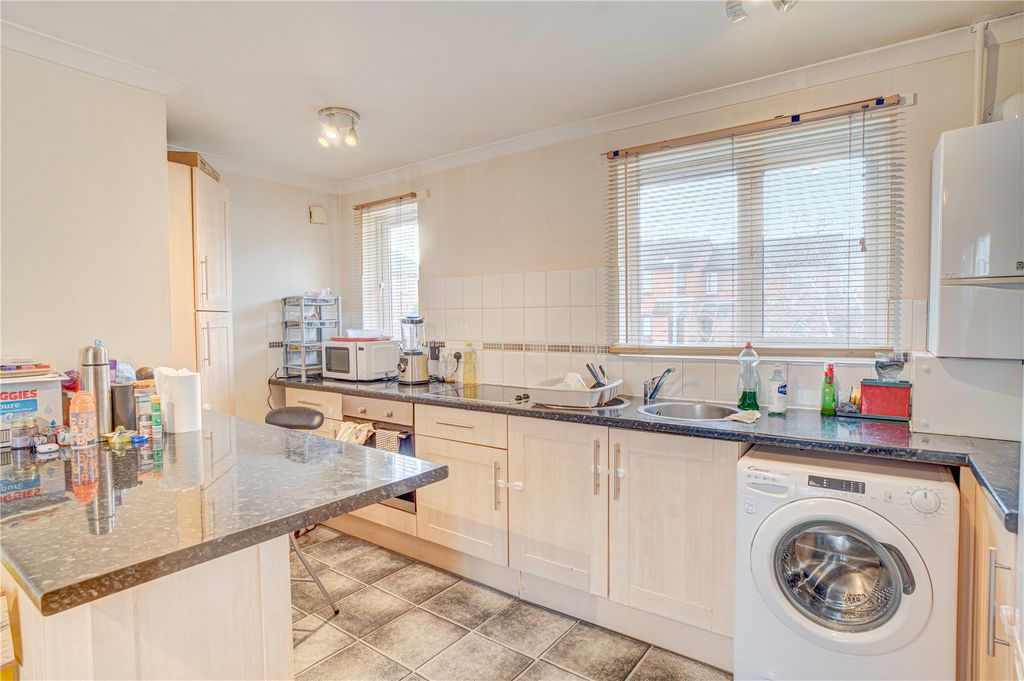 Property photo 2 of 5 Kitchen