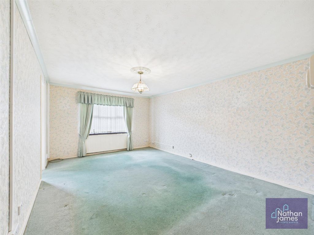 Property photo 3 of 10 Living Room