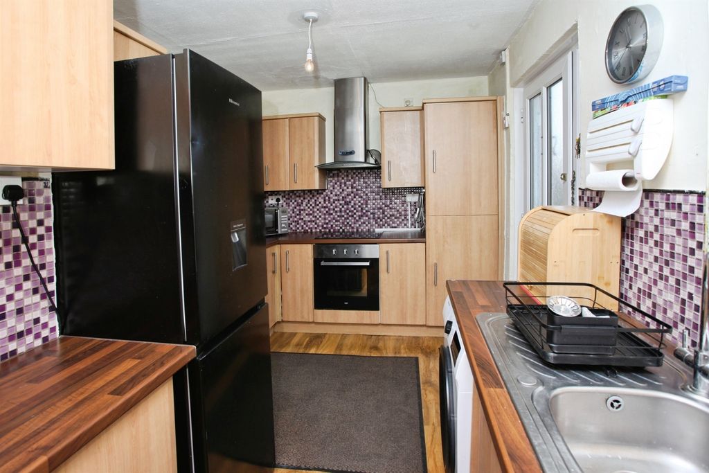Property photo 3 of 17