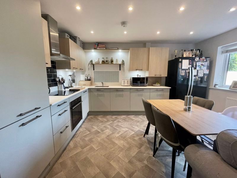 Property photo 3 of 9 Photo 12