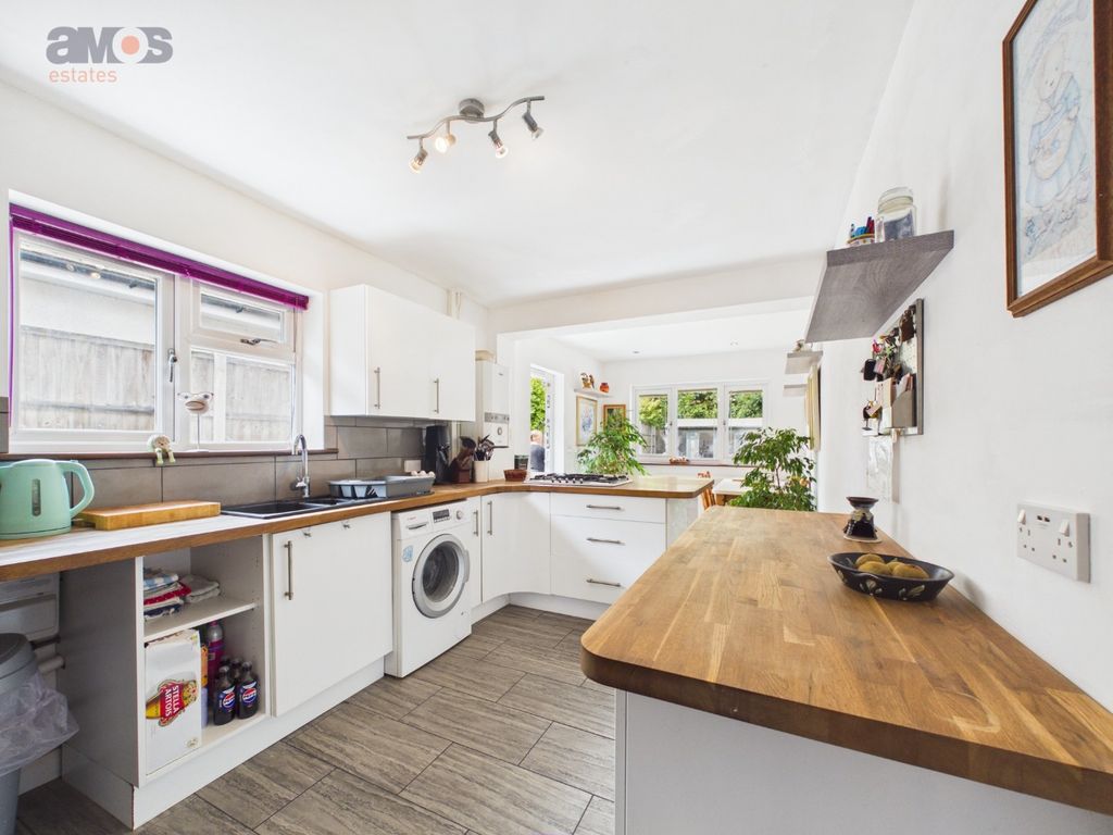 Property photo 3 of 17 5291436