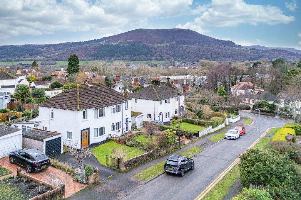 Property photo 1 of 30