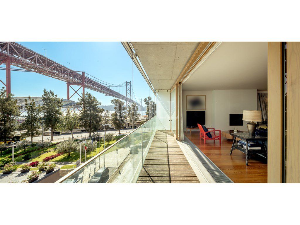 Property photo 1 of 44 5+1-Bedroom Duplex Apartment With Garage, In Alcântara, Lisbon
