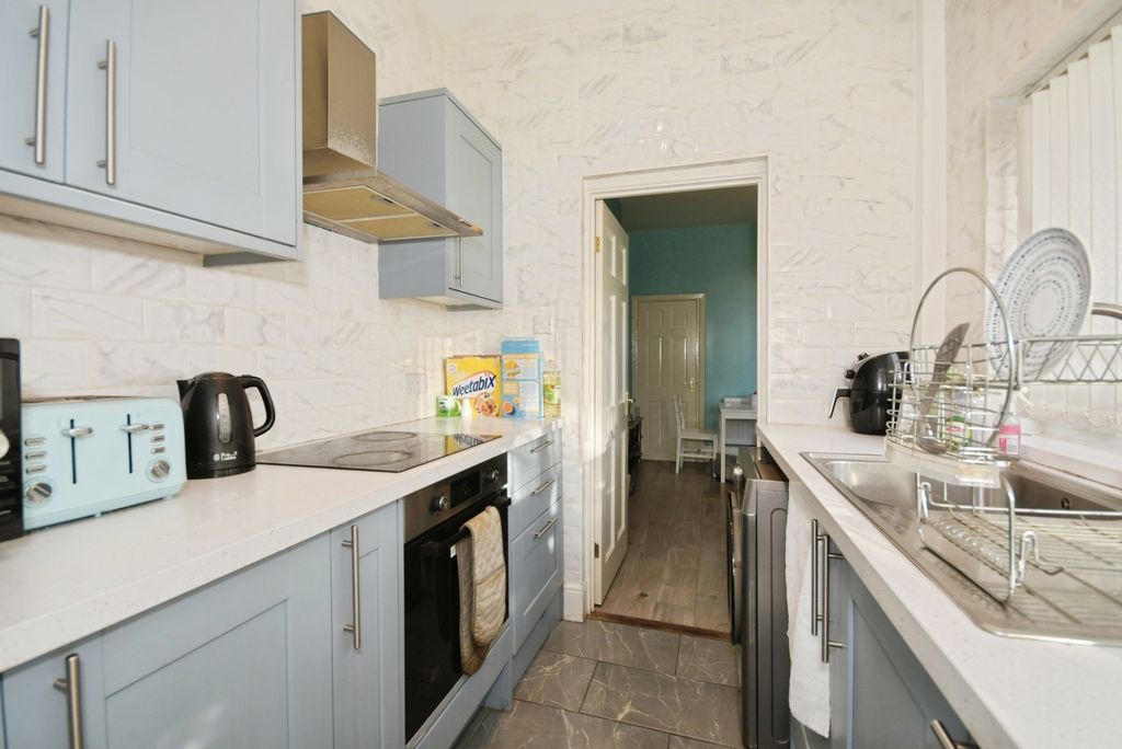 Property photo 2 of 17 Photo