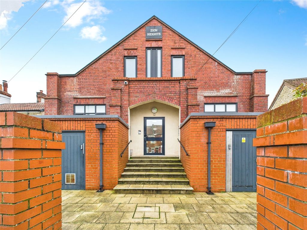 Property photo 2 of 15 Picture No. 01