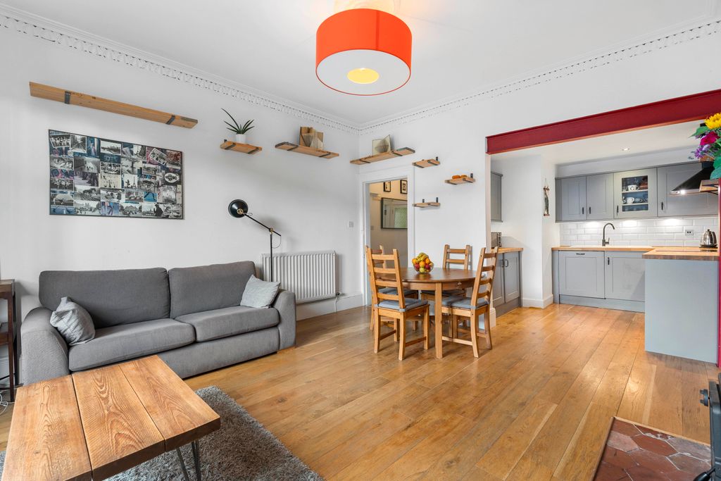 Property photo 3 of 25