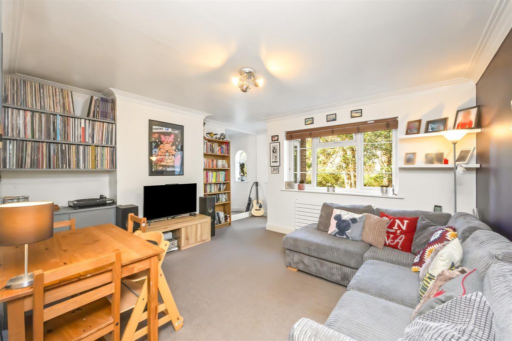 Property photo 2 of 21 Living Room