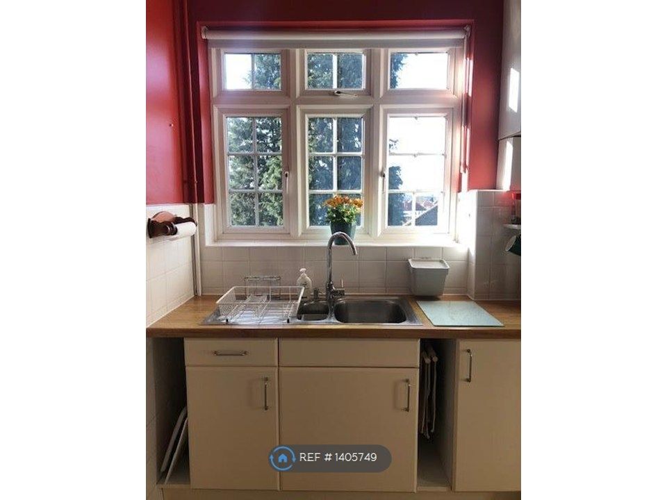 Property photo 1 of 11 Kitchen