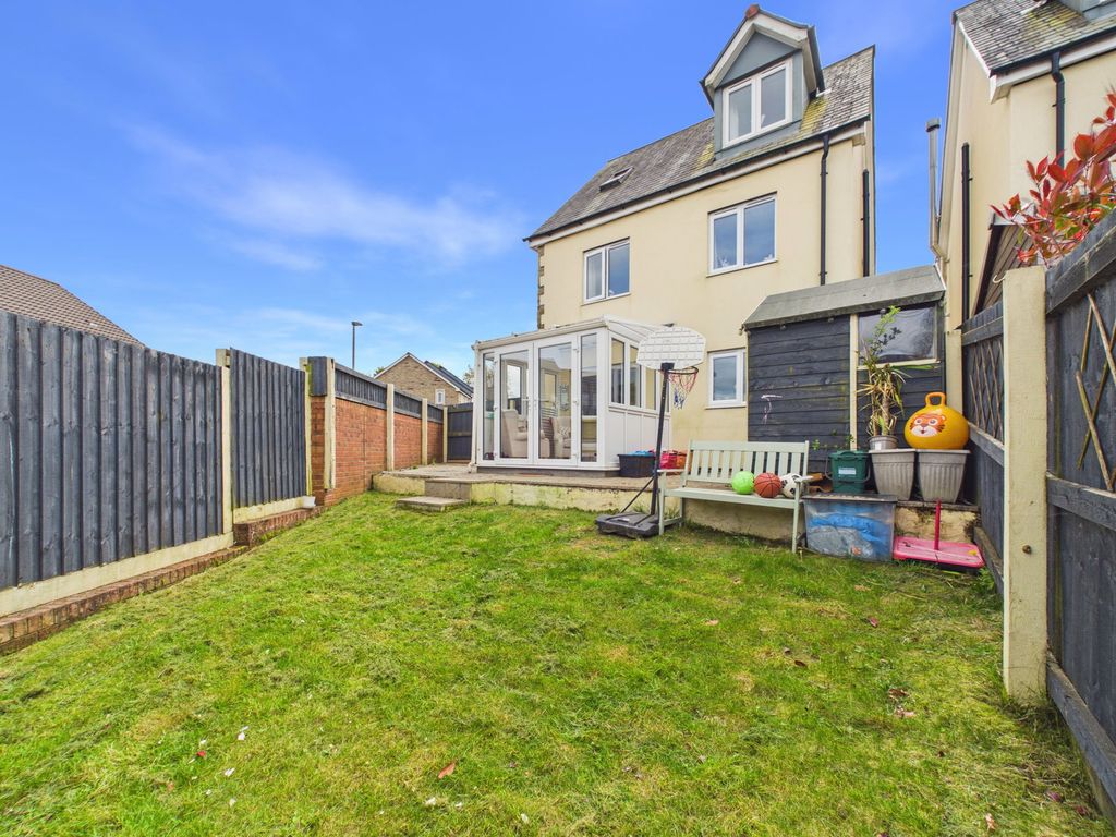 Property photo 1 of 28