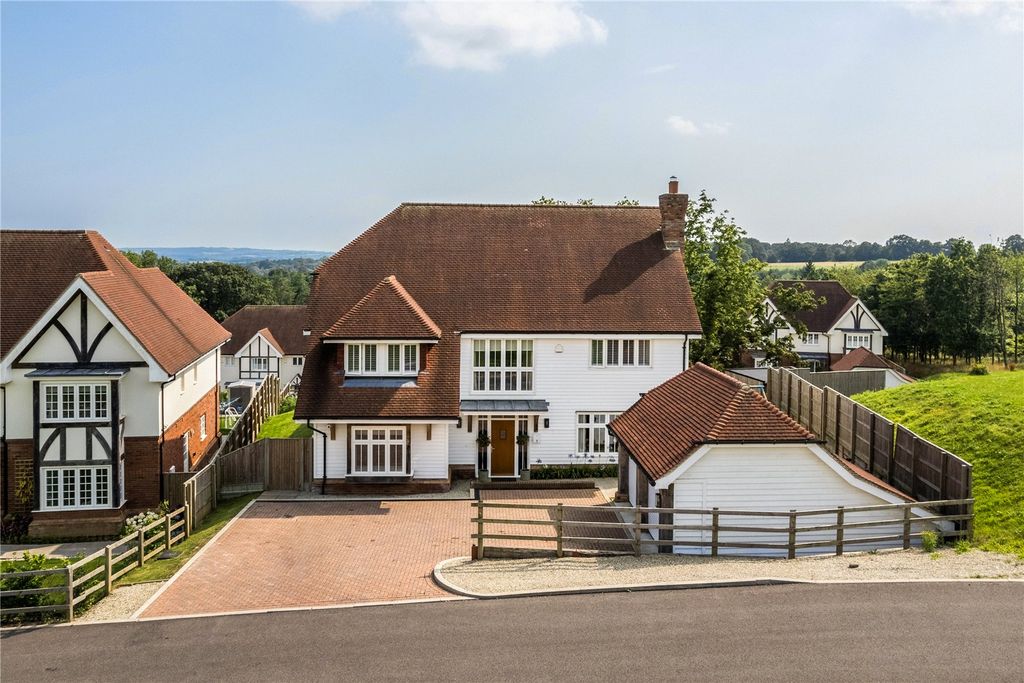 Property photo 1 of 25 7 Legat Close