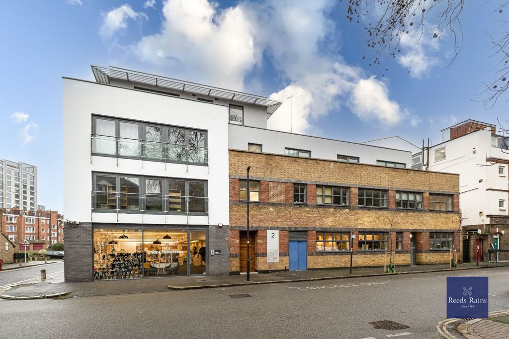 Property photo 2 of 15 Picture No. 16