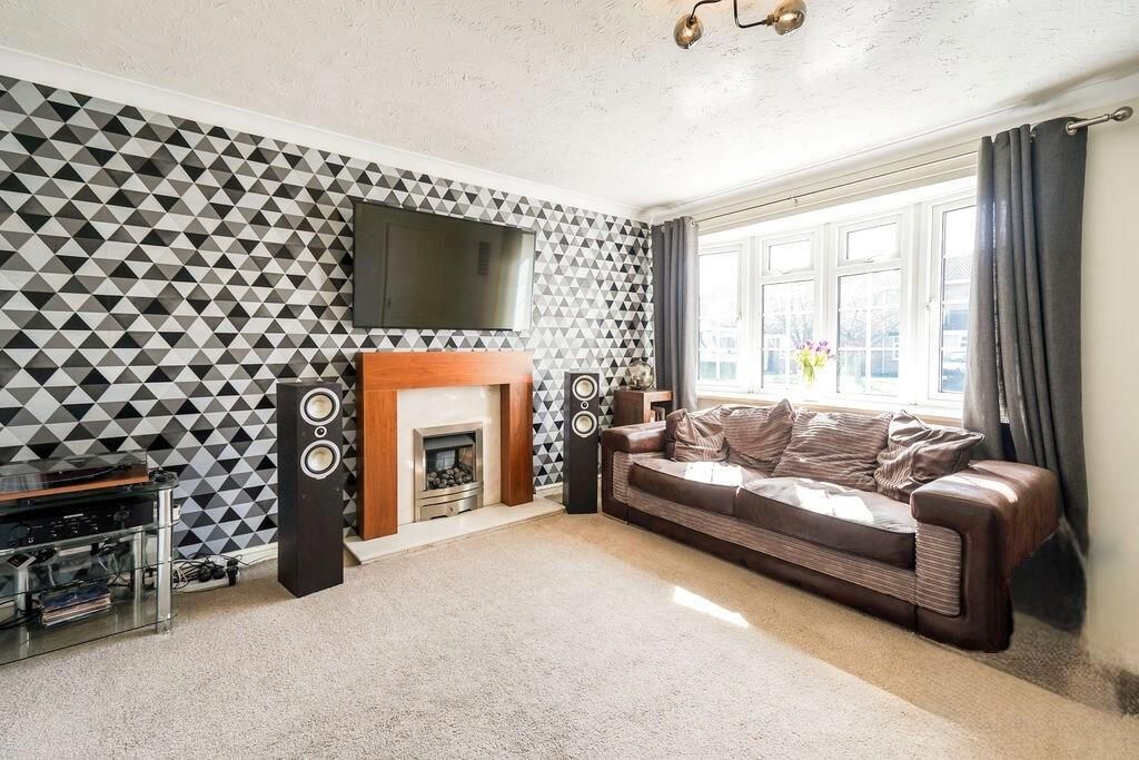 Property photo 2 of 4 Lounge