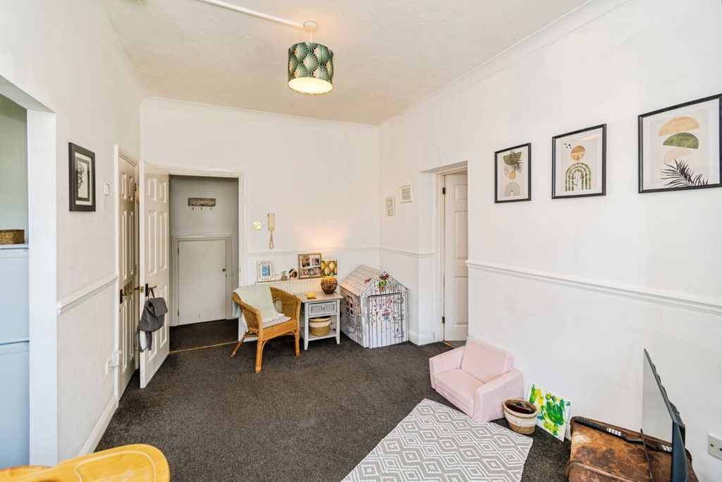 Property photo 3 of 13 Photo