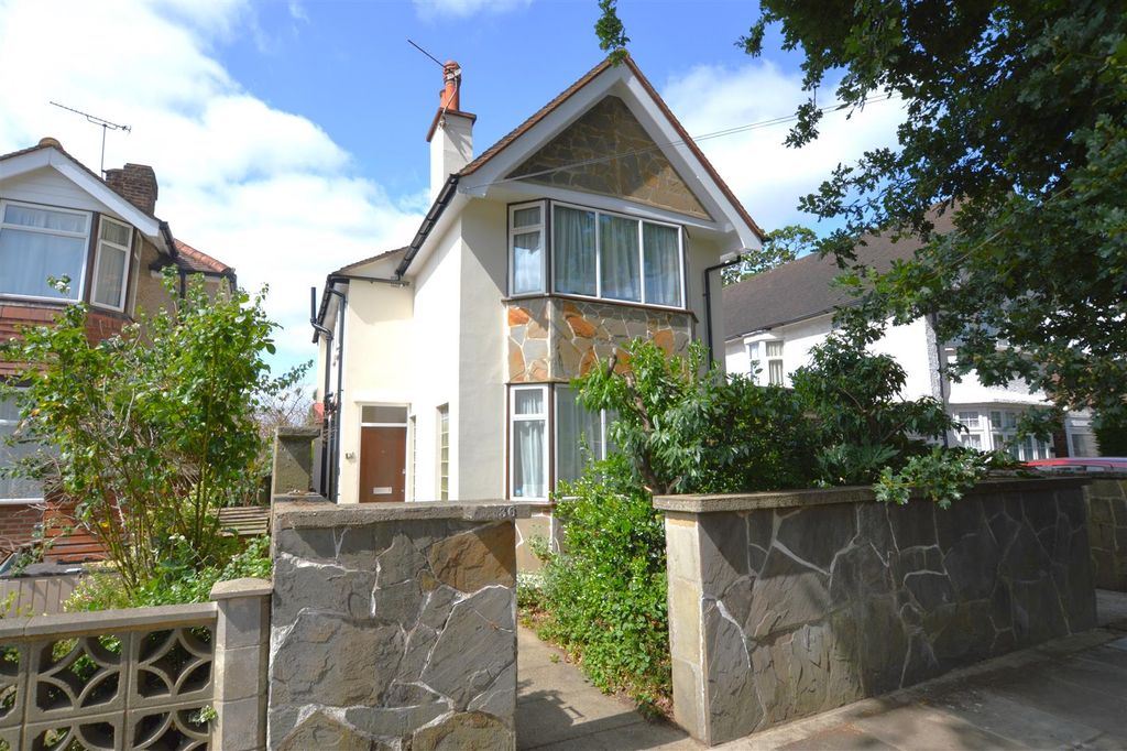 Property photo 1 of 12 36 Derwent Road Sunny Lhs B.Jpg