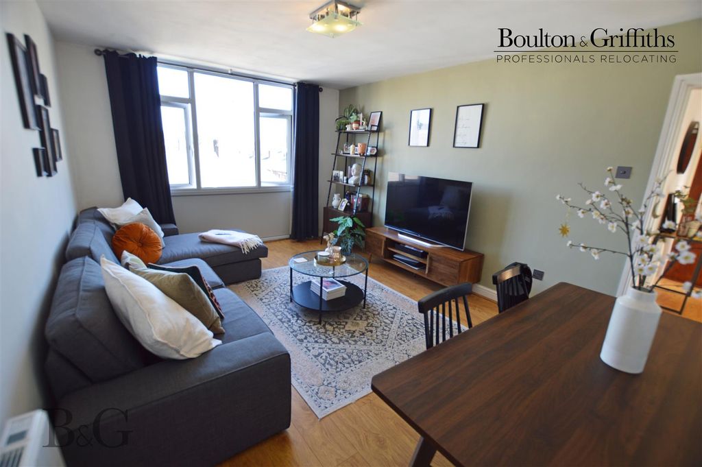 Property photo 1 of 13 Reception