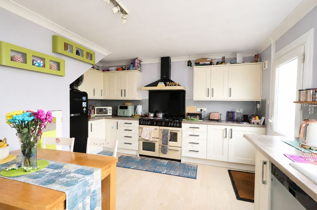 Property photo 3 of 16 Kitchen/Diner
