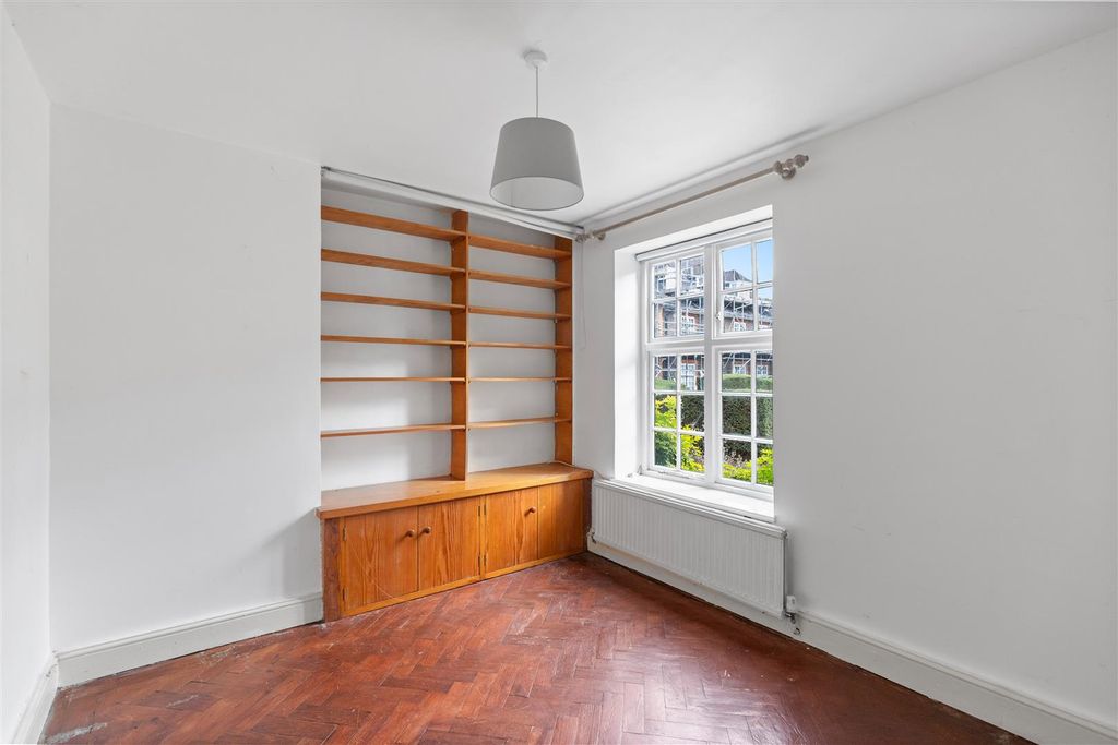 Property photo 3 of 11 2E1A5772.Jpg
