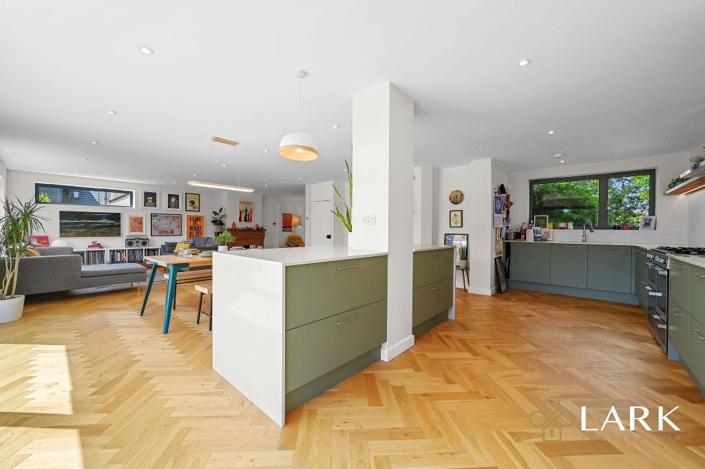Property photo 2 of 15 Ht-Lark-Wayside-4
