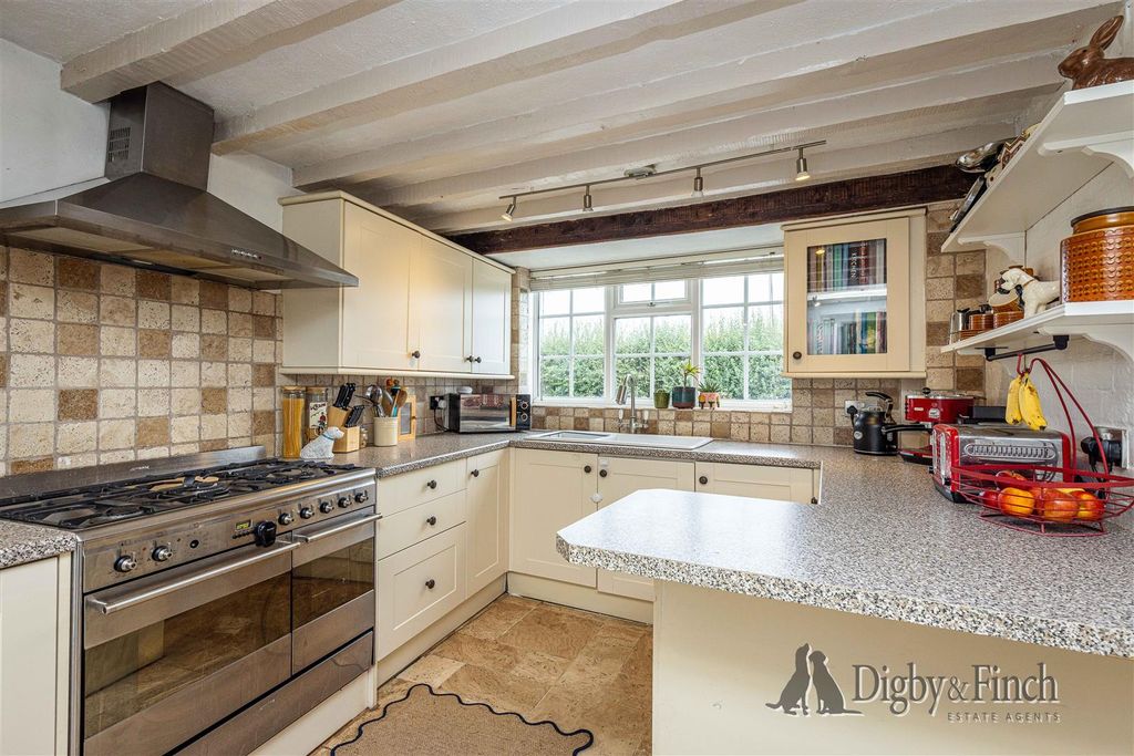 Property photo 3 of 20