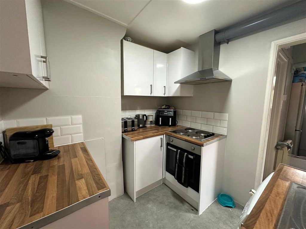 Property photo 3 of 10 6.Jpg