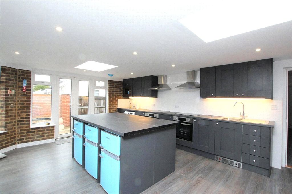 Property photo 1 of 7 Communal Kitchen