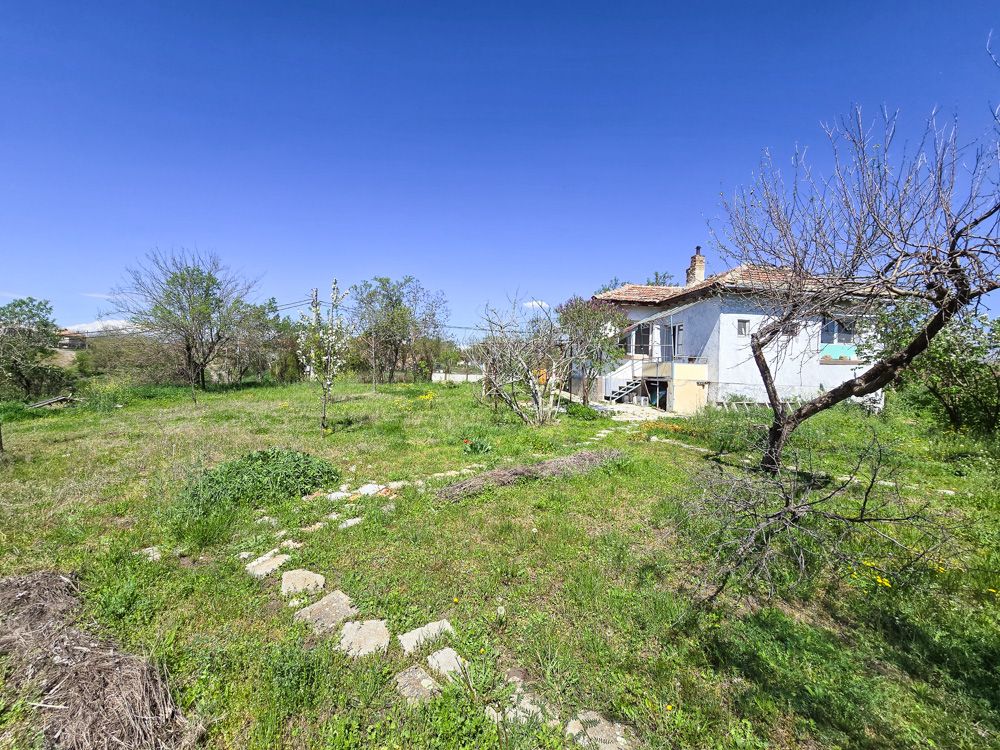 Property photo 2 of 17