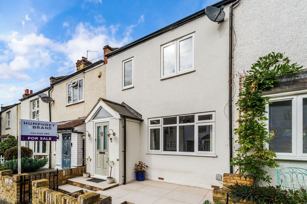 Property photo 1 of 12