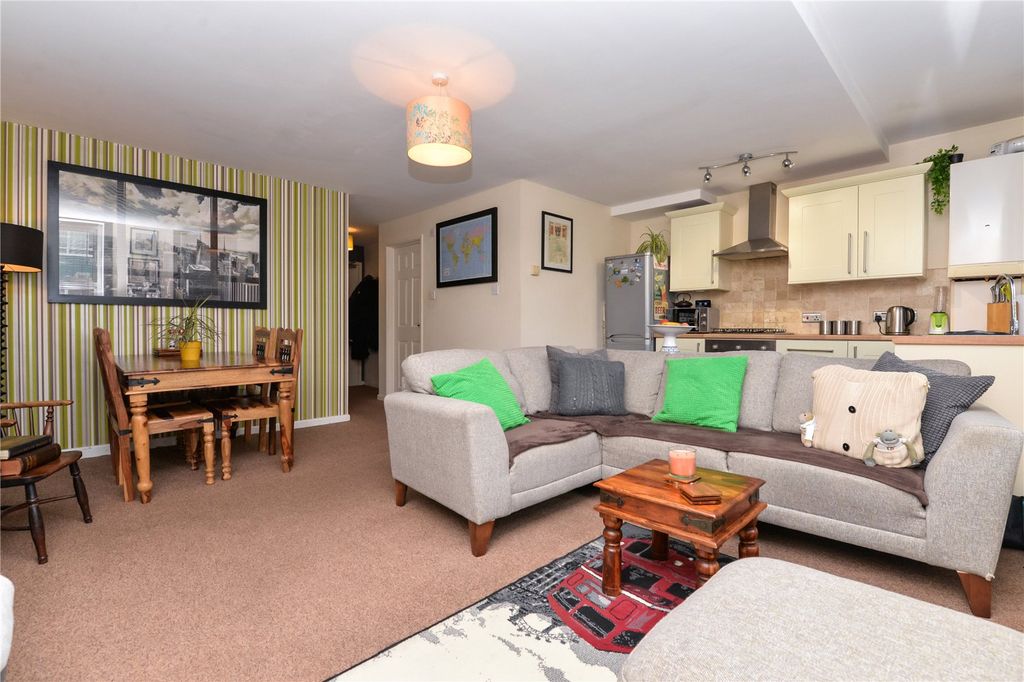 Property photo 2 of 15 Picture No. 05