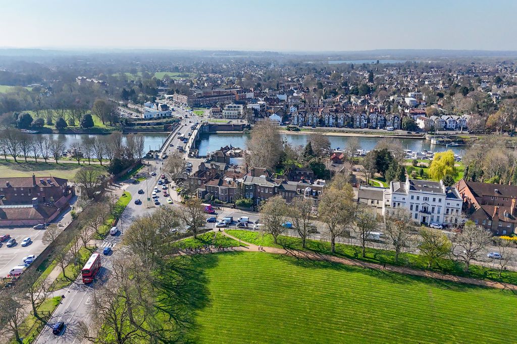 Additional image 15 of 6 bed terraced house for saleHampton Court Road, East Molesey KT8