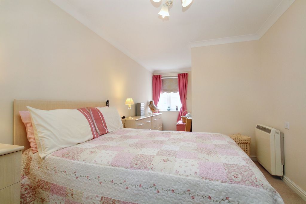 Property photo 2 of 8