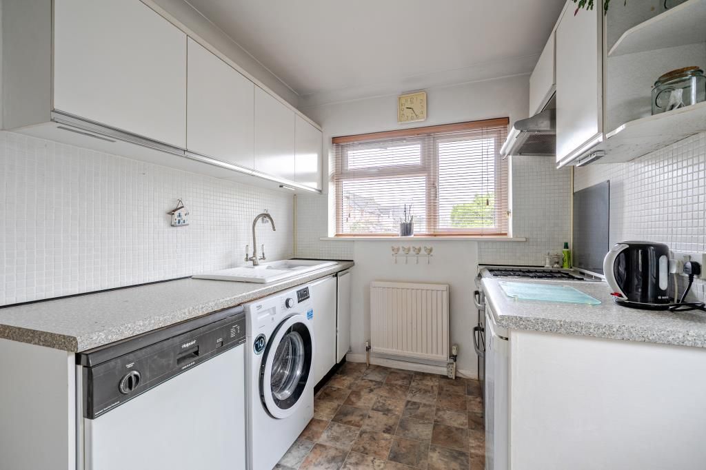 Property photo 3 of 20 Kitchen