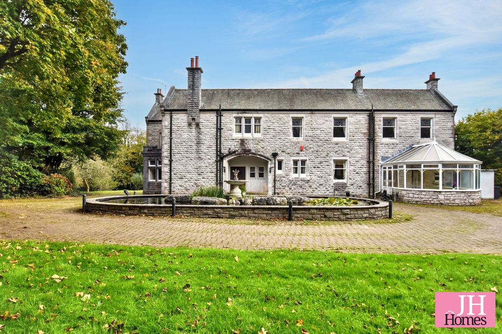 Property photo 1 of 39