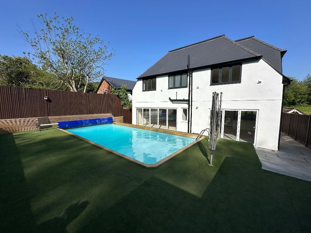 Property photo 1 of 27