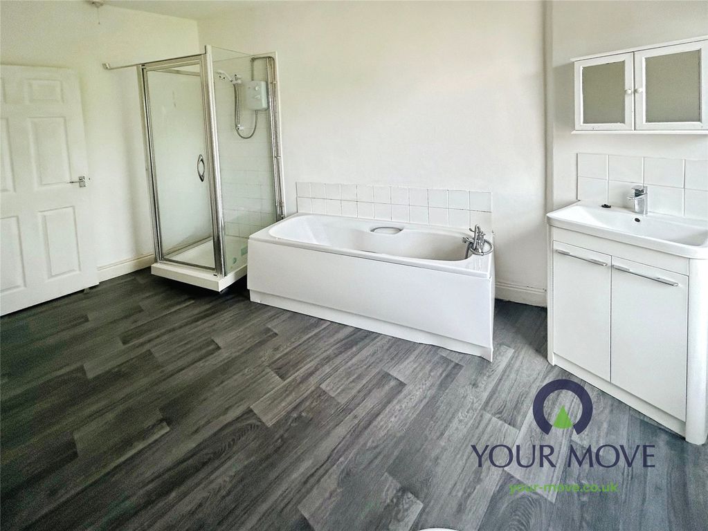 Property photo 1 of 14 Bathroom