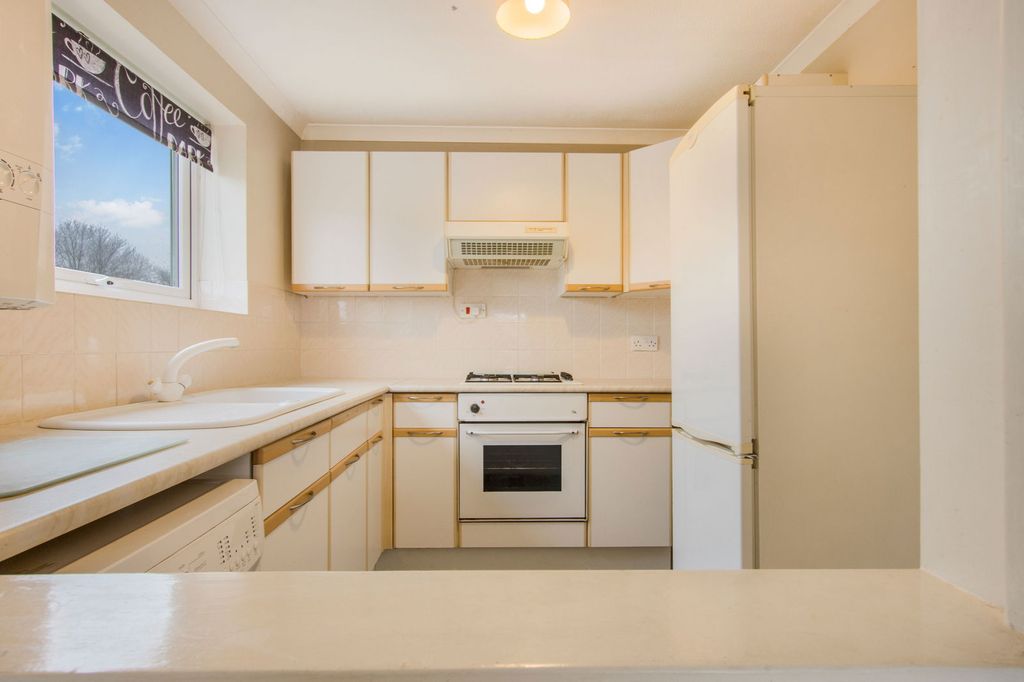 Property photo 1 of 9