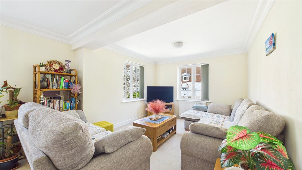 Property photo 3 of 12 Picture 3