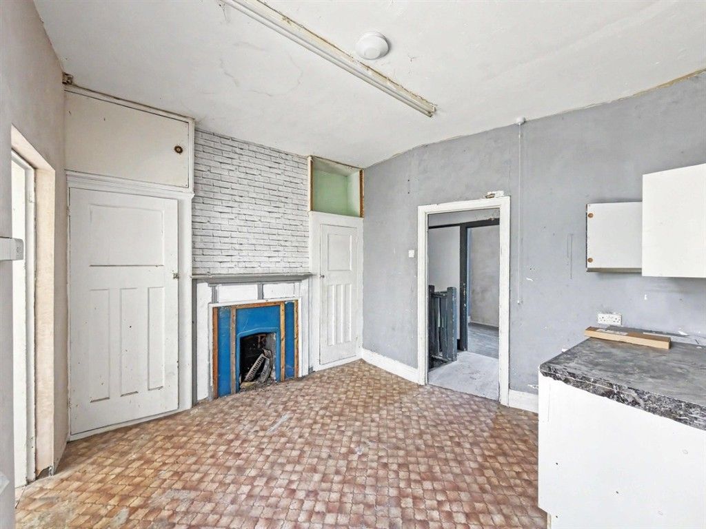 Property photo 3 of 5