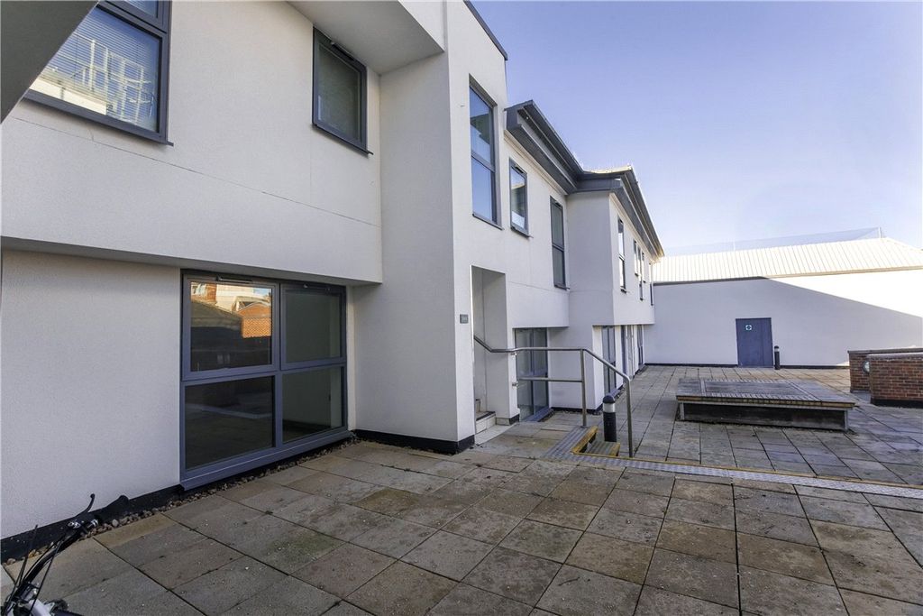 Property photo 2 of 10 Picture No. 02