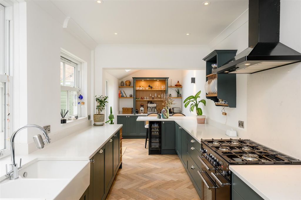 Property photo 1 of 31 Kitchen