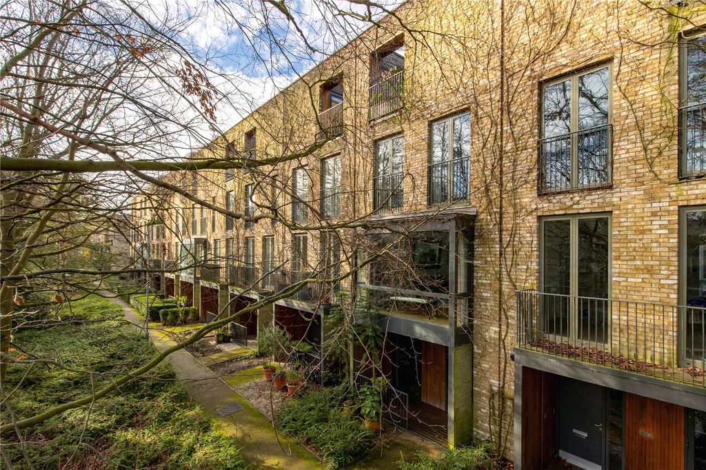 Property photo 1 of 17 Front